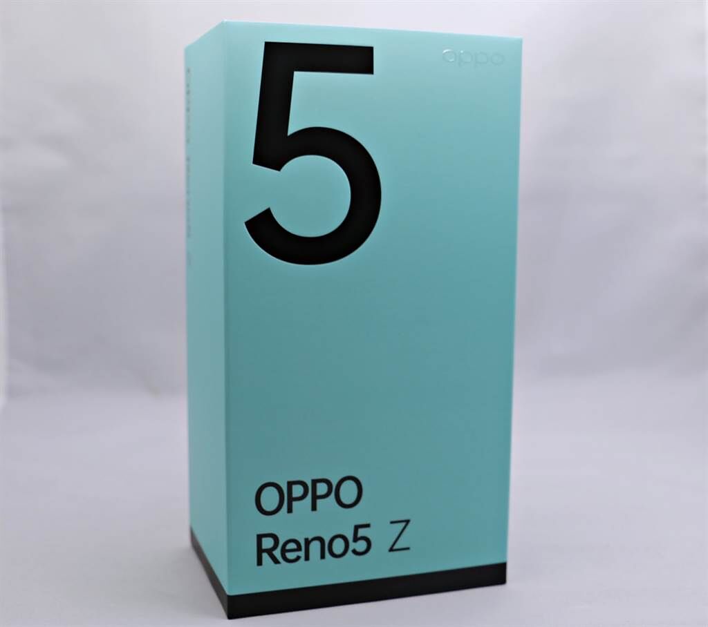 OPPO Reno5 Z包裝盒。（黃慧雯攝）