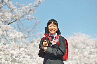 日本最孤單的畢業生 百年小學遭廢校 全國淚看最後典禮