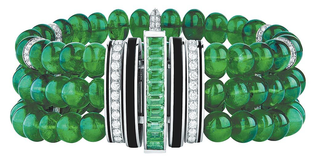 Boucheron的Plastron祖母綠項鍊，可拆換成手環。（Boucheron提供）