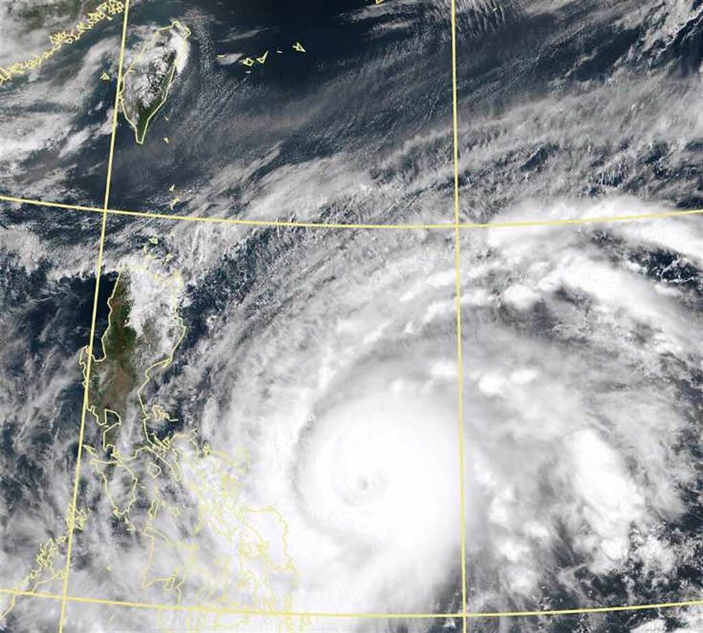 「舒力基」昨晚(17日)升級成強烈颱風，結構又大又完整，颱風眼清晰。圖為衛星雲圖。(翻攝自 氣象局)