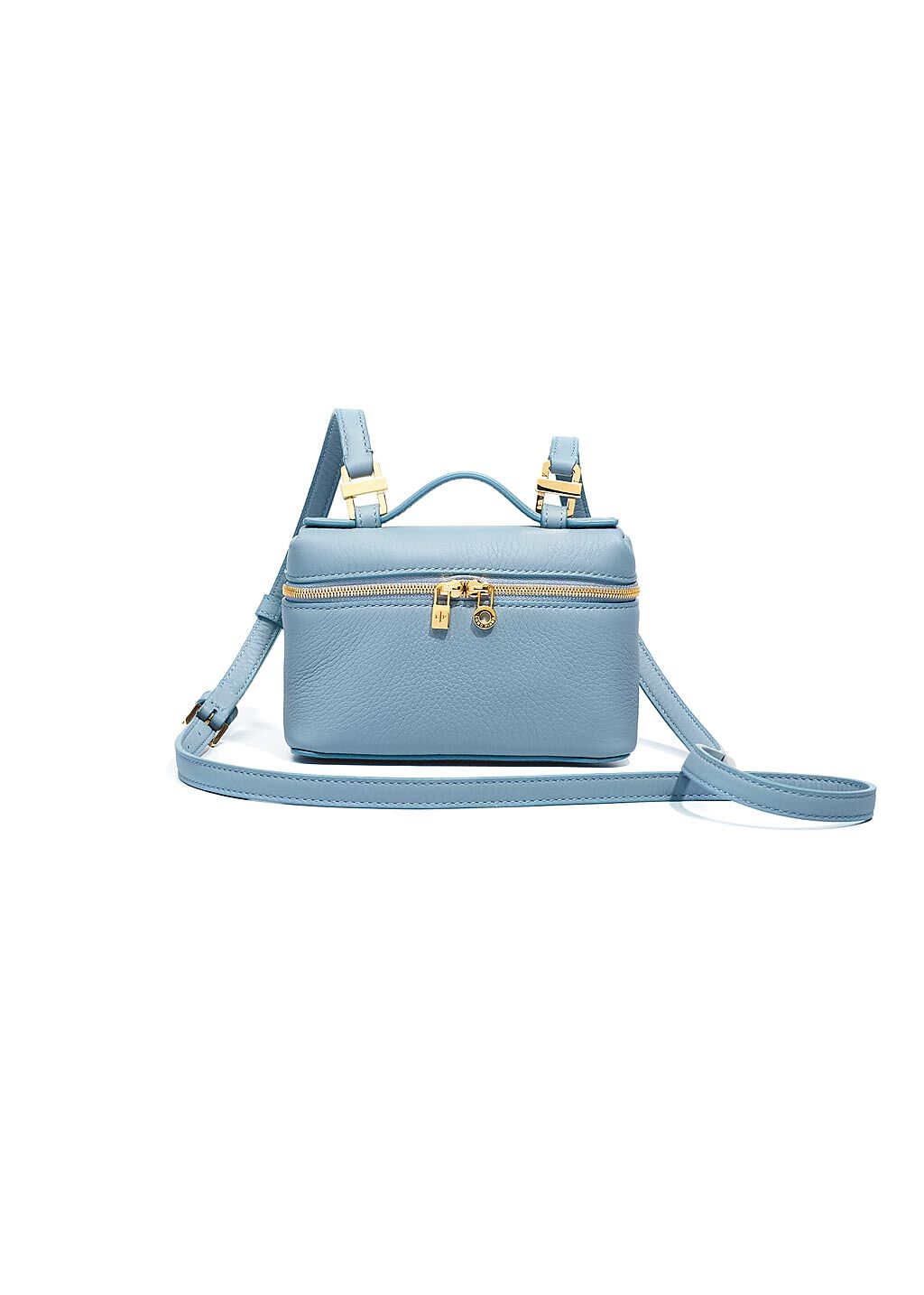 Loro Piana Extra Pocket Bag天空藍迷你肩背包5萬元。（Loro Piana提供）