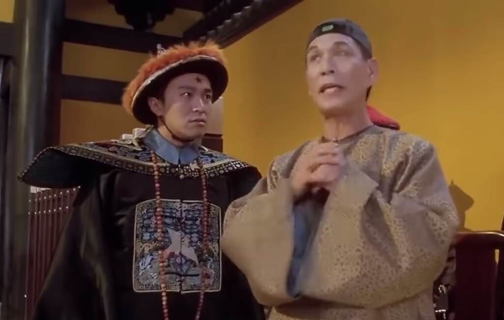 周星馳和劉洵曾在《九品芝麻官》激烈鬥嘴。（圖／《九品芝麻官》影片截圖）