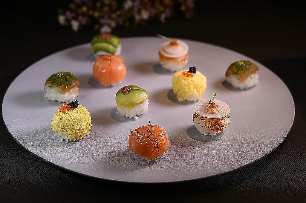 〈飛花落院〉春季套餐中〈手毬壽司〉共有5種不同口味，形色味討喜。（圖／姚舜）