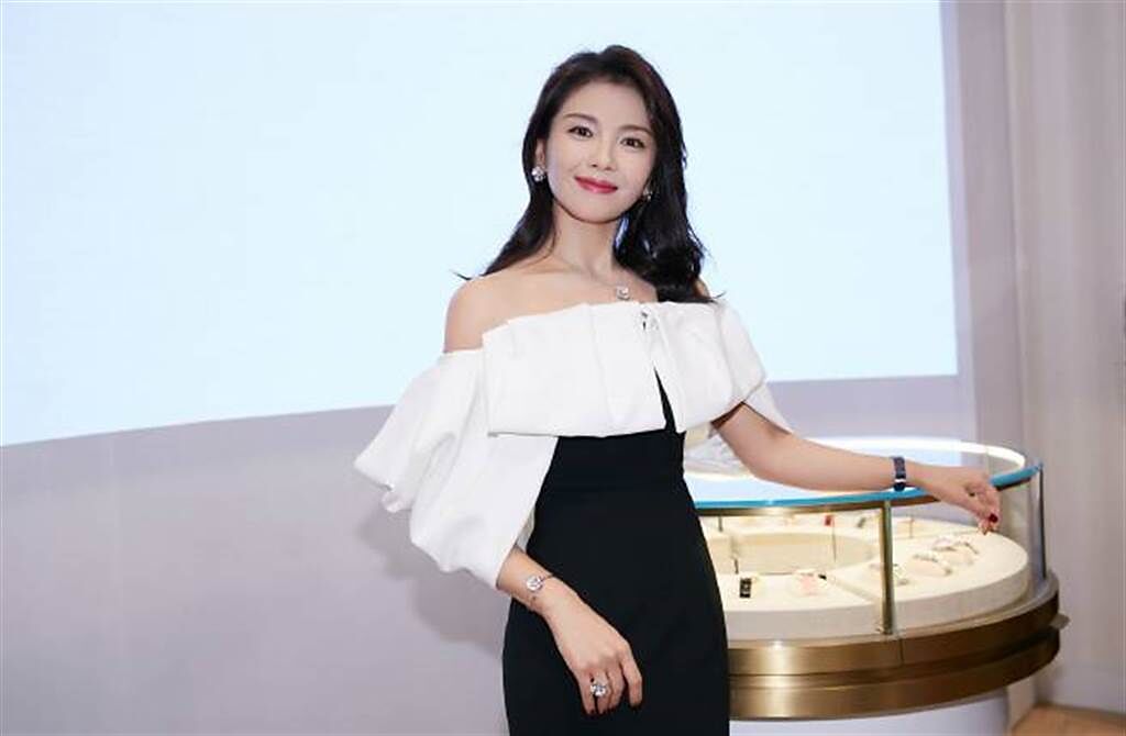劉濤近年在戲劇、綜藝表現亮眼，而她與富商王珂的婚姻也是外界焦點。（圖／取材自微博）