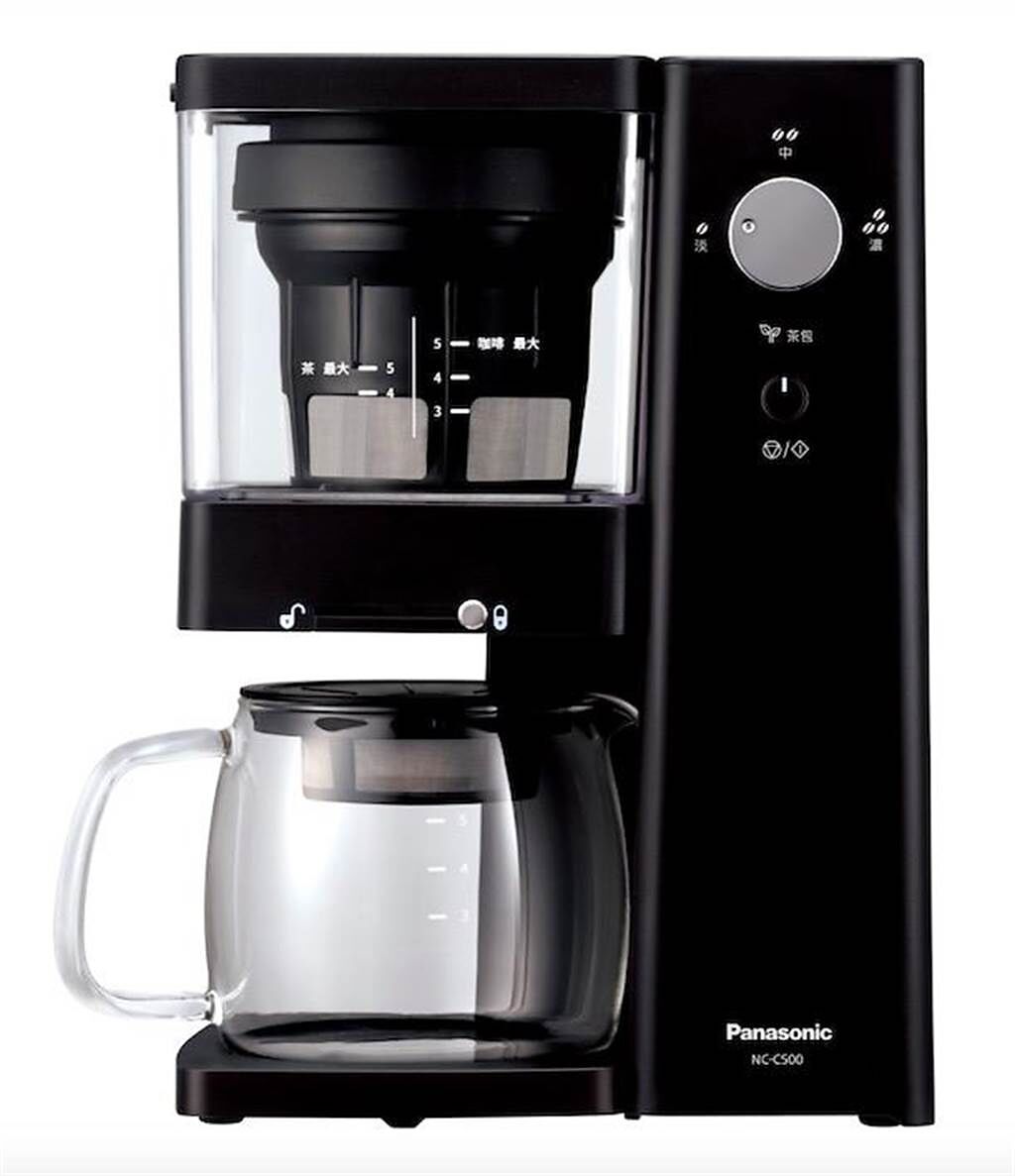 Panasonic冷萃咖啡機NC-C500，8月17日前買就送手動研磨器組。（Panasonic提供）