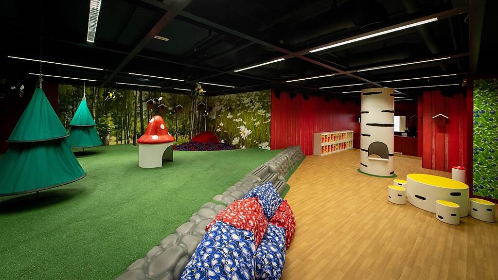 IKEA內湖店原裝進口瑞典風格兒童遊戲室-斯莫蘭(SMÅLAND)魔法森林，友善親子家庭，讓爸媽更放心逛店。(圖／品牌提供)