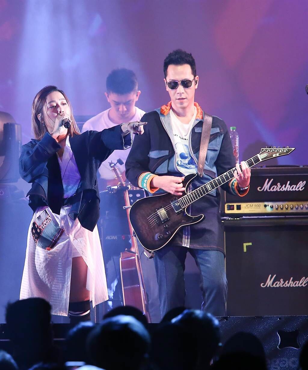 「小男孩樂團」今在台北Legacy舉辦讚聲演唱會。（陳俊吉攝）