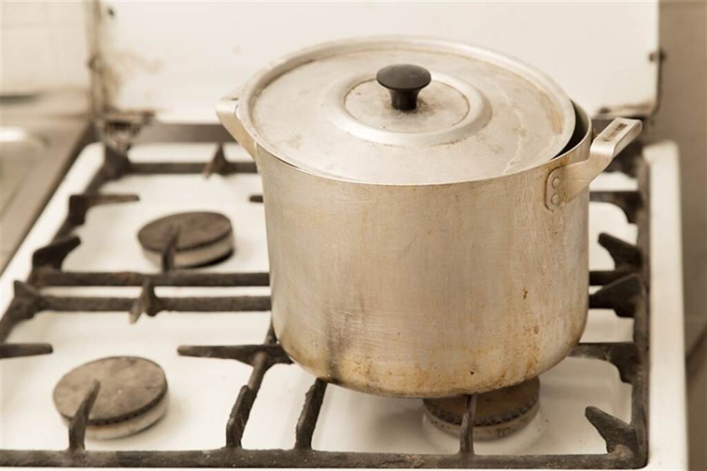 鋁鍋不能加酸性物質，也不建議熬煮中藥。(示意圖/常春月刊提供)