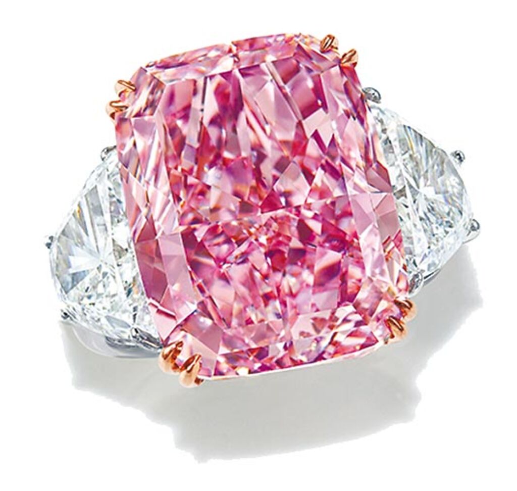 有名字的鑽石通常更有收藏價值，名為「The Sakura」15.81克拉粉紅鑽，起拍價1.95億港元。（Christie's提供）