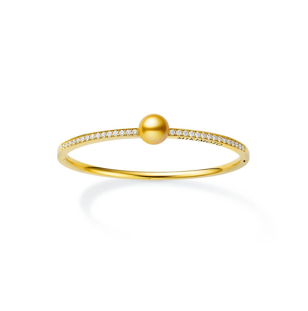 MIKIMOTO今年新品南洋黃金珍珠鑽石手環，28萬1000元起。（MIKIMOTO提供）