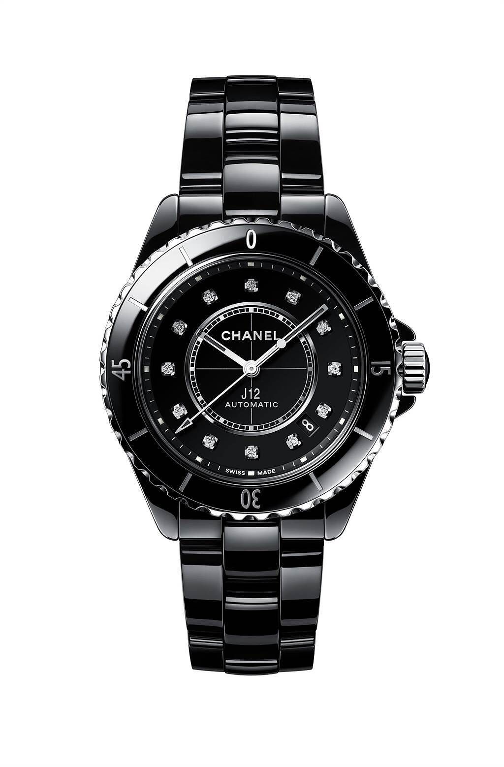 香奈兒J12黑色陶瓷鑲鑽腕表，25萬3000元。（CHANEL提供）