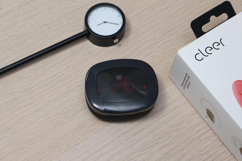 Cleer Goal真無線運動藍牙耳機充電盒外觀(圖/耳機人提供)