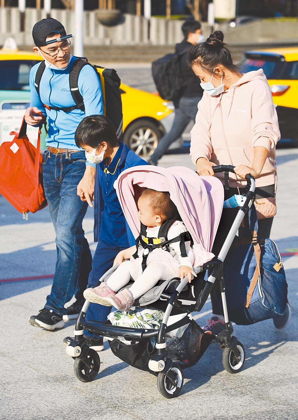 為提振出生率，行政院長蘇貞昌昨拍板，提出增加產檢次數及項目、放寬育嬰留職停薪及調整工時彈性等三大政策。（本報資料照片）