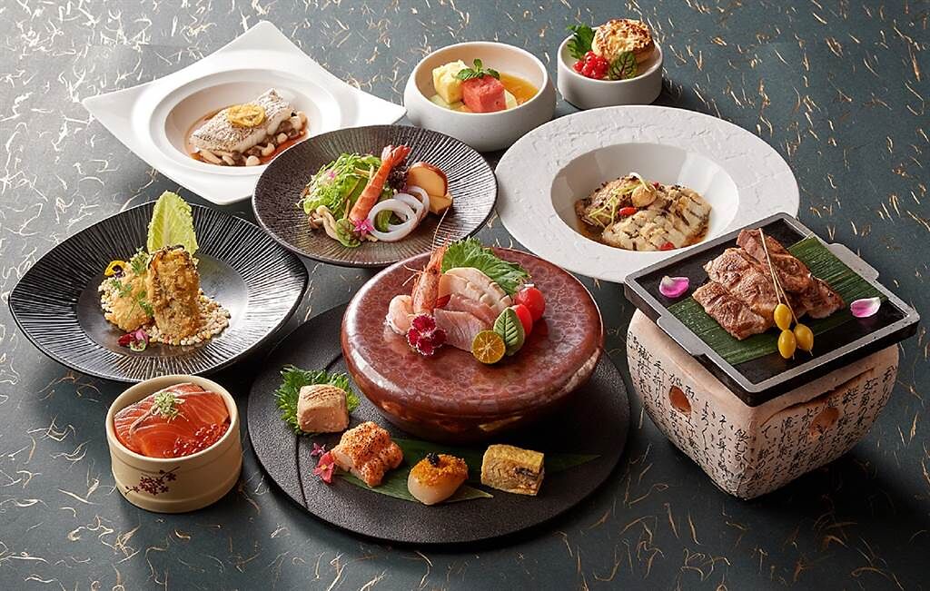 福容大飯店旅展推出的「連鎖餐券」可選擇享用麗寶福容店的日式料理。（福容大飯店提供）