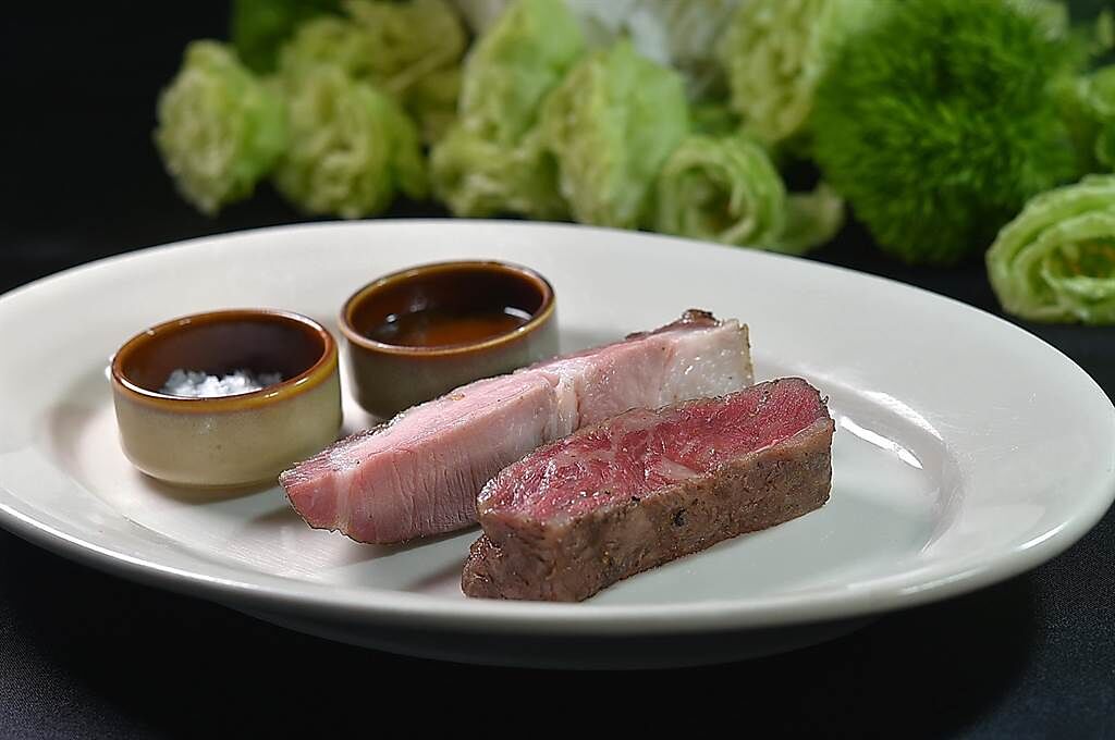 片切、條切、塊切、角切，假日晚餐到松山意舍酒店〈Que〉餐廳，各種肉排都可以吃到飽。（圖／姚舜）