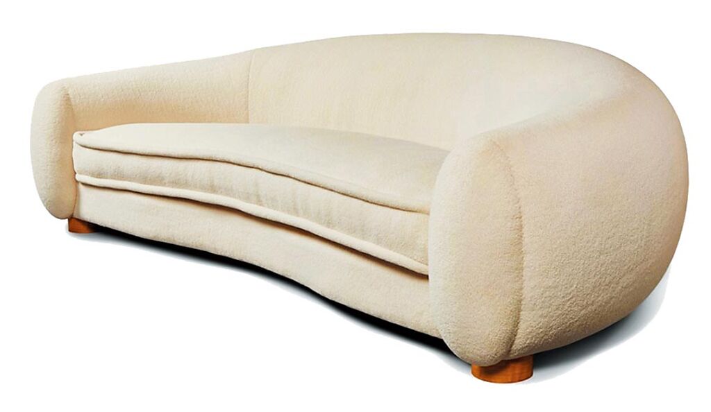 Jean Royere POLAR Sofa，此休閒扶手椅為經典訂製款，價格因布料而有所不同。（Retro Studio提供）