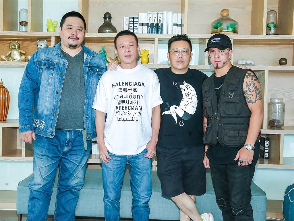 吳震亞（左起）、李康生、導演姜寧、黃遠一起受訪。（粘耿豪攝 ／ 場地提供 薆悅酒店）