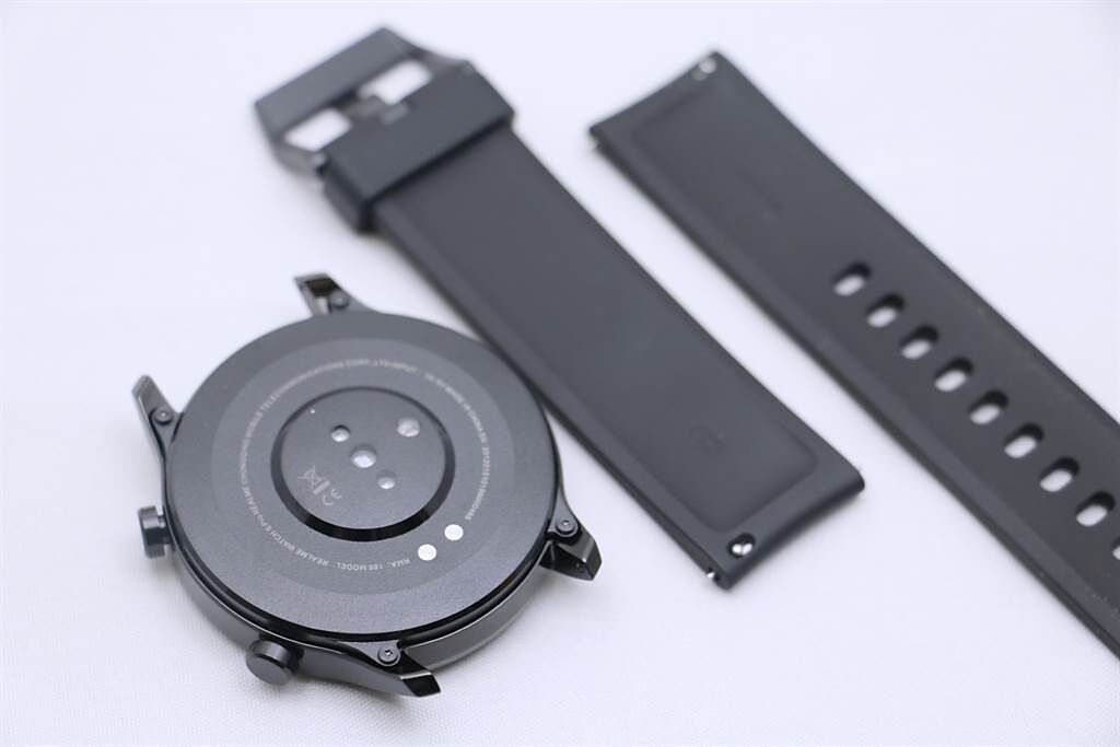 realme watch S Pro錶帶可議輕鬆拆卸更換。（黃慧雯攝）
