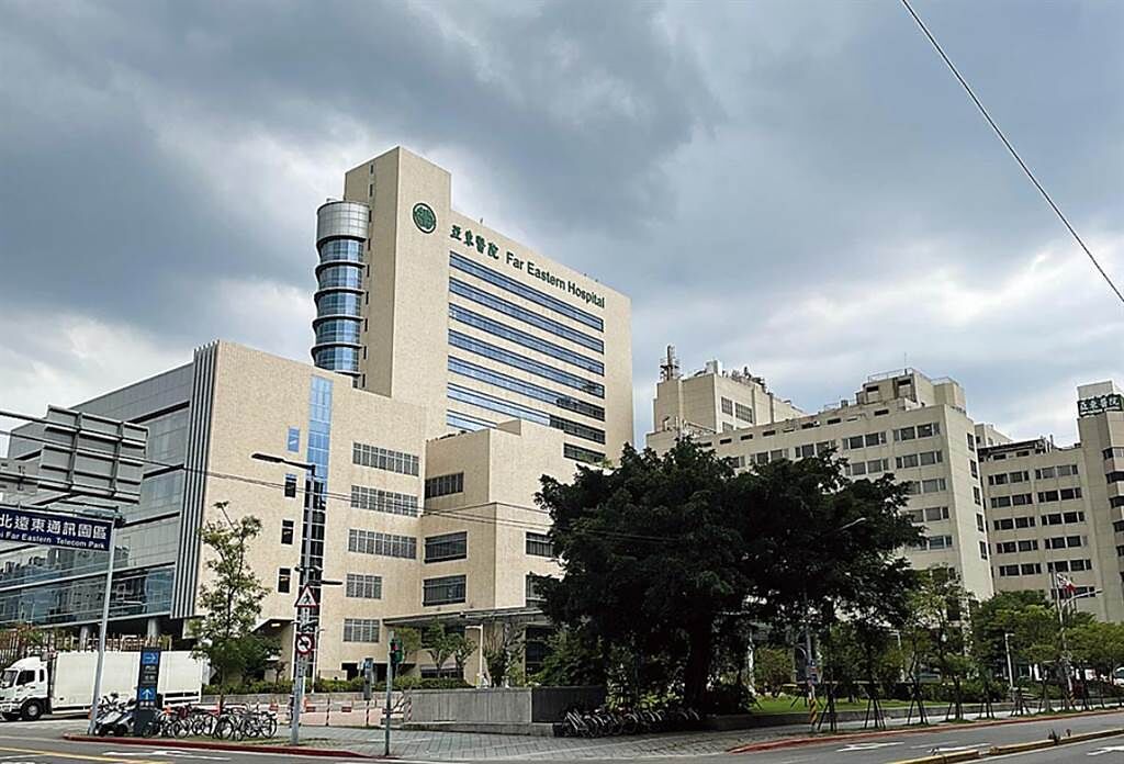 亞東醫院爆發院內感染，一名86歲確診者不治死亡，身有多重慢性病。（葉書宏攝）
