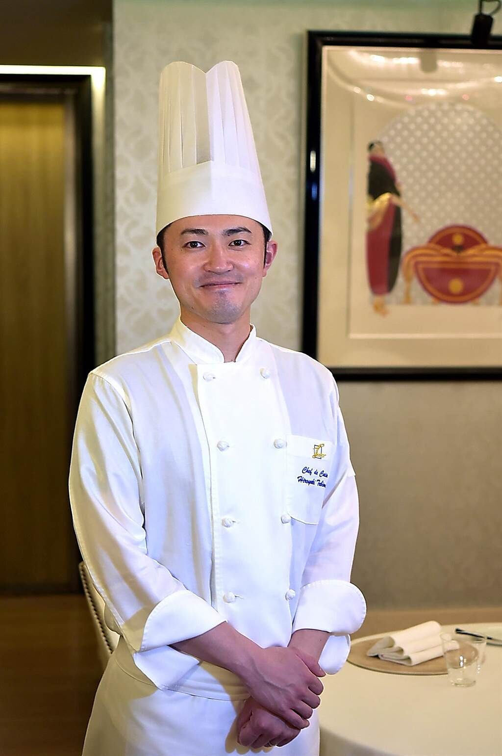 飛松裕之（Tobimatsu Hiroyuki)曾在法國與東京高檔法菜餐廳歷練，如今受高山英紀邀請來台擔任〈巴黎廳1930 X 高山英紀〉餐廳料理長。（圖／姚舜）