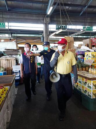 確診足跡入侵 台南最大怡安路菜市場全面消毒、落實實聯制