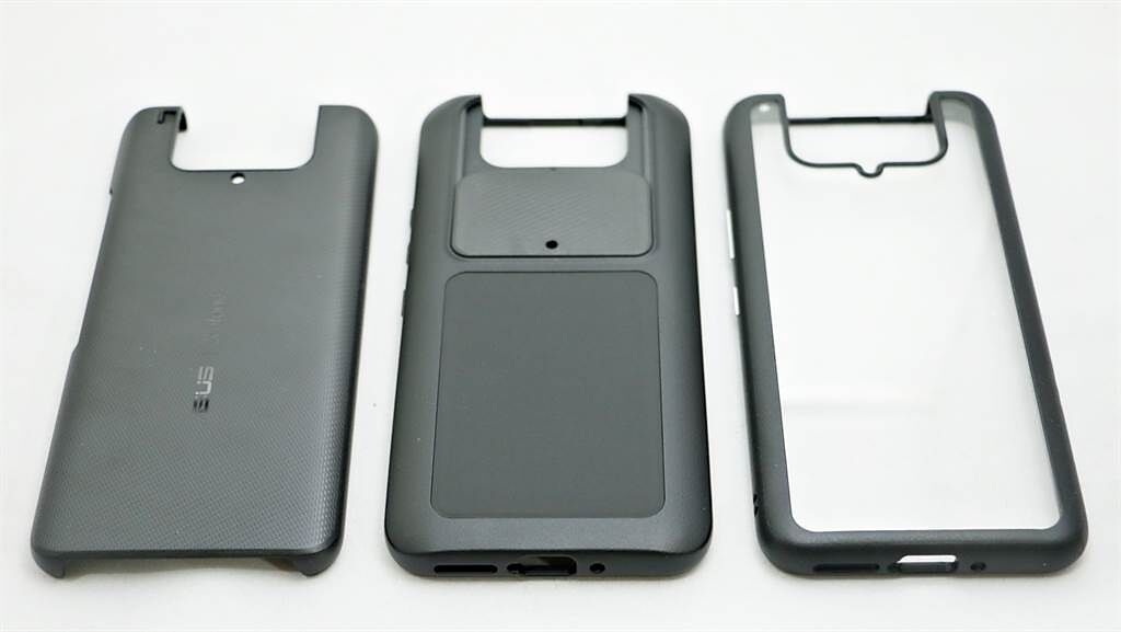ZenFone 8 Flip官方保護殼、犀牛盾、Devilcase保護殼。（黃慧雯攝）