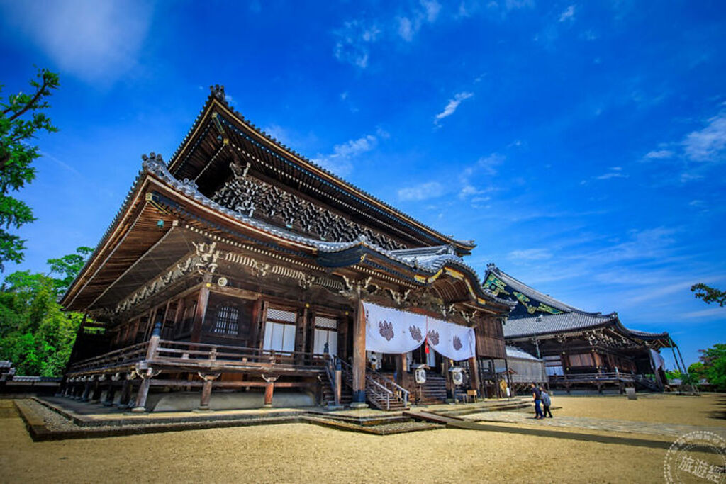 被指定爲日本國寶的高田本山專修寺具備莊嚴與精巧的建築（圖片提供_三重フォトギャラリー）