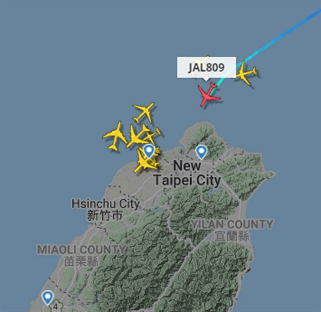 日航JL-809班機，運送124萬劑AZ疫苗自日本抵台。（翻攝網路）