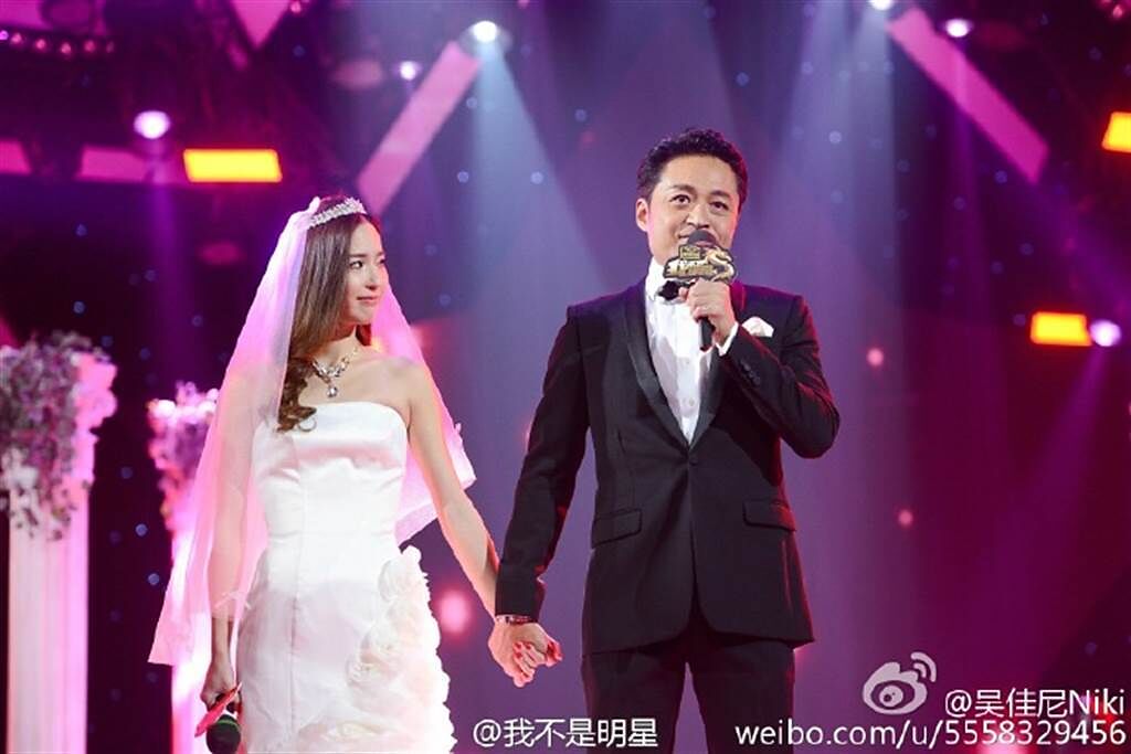 馬景濤與小21歲的吳佳尼在2017年結束10年婚姻。（圖／取材自吳佳尼微博）