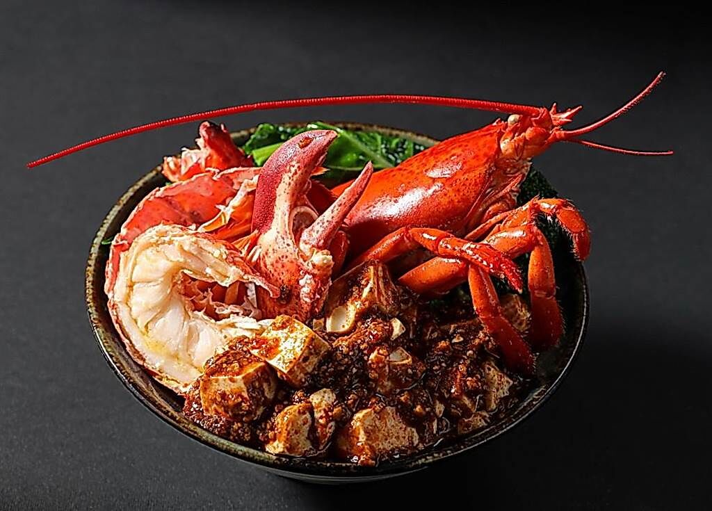 台北晶華這道外賣的「川式麻婆龍蝦燴飯」，食譜配方來自日本「中華料理鐵人」陳建一。（圖／台北晶華酒店）