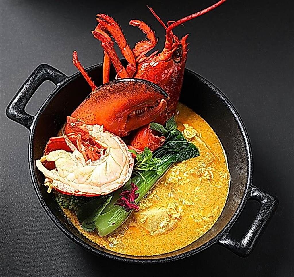 「泰式黃金咖哩龍蝦飯」是泰菜餐廳中「黃金咖哩蟹」的「豪華升級版」。（圖／台北晶華酒店）
