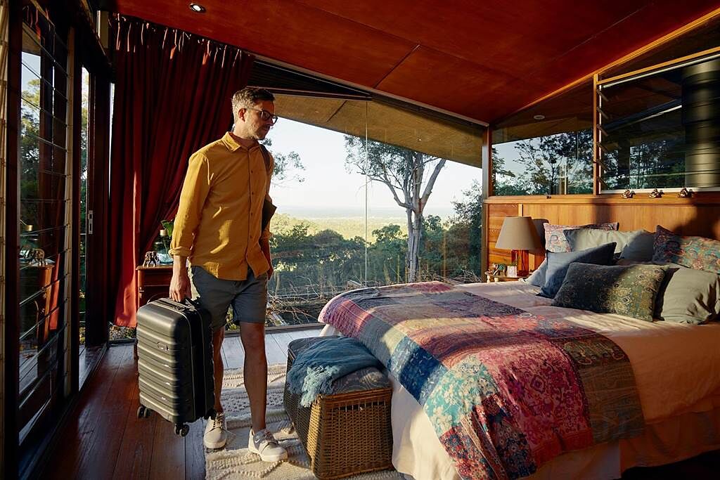 Airbnb徵求12名幸運旅客「住進全世界」。（Airbnb提供／陳祐誠傳真）