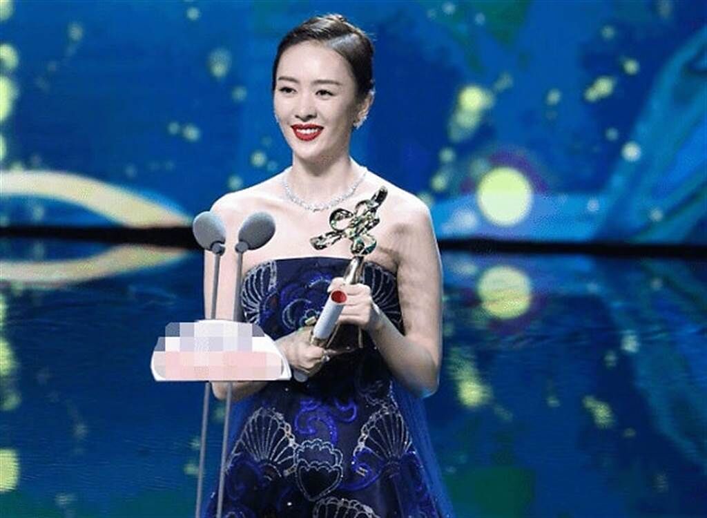 童瑤憑藉《三十而已》顧佳一角，成為上海白玉蘭獎新科視后。(取自搜狐娛樂微博)