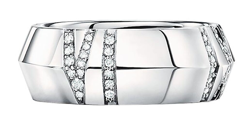Tiffany Atlas X寬版鑽戒，14萬1000元。（Tiffany & Co.提供）