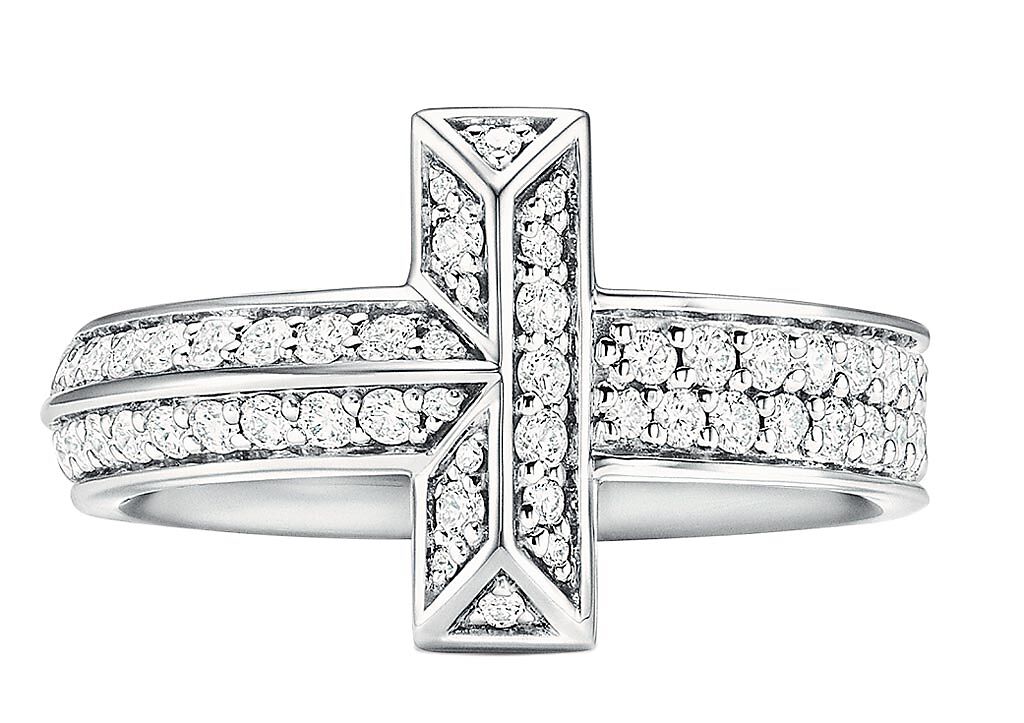 Tiffany T1寬版鑽戒，20萬1000元。（Tiffany & Co.提供）