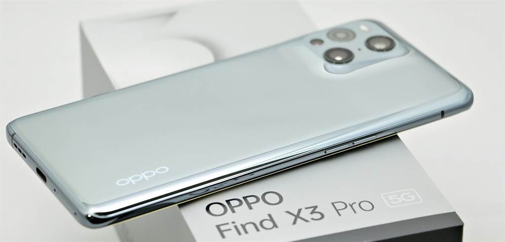 OPPO Find X3 Pro外型獨特，很有辨識度。（黃慧雯攝）