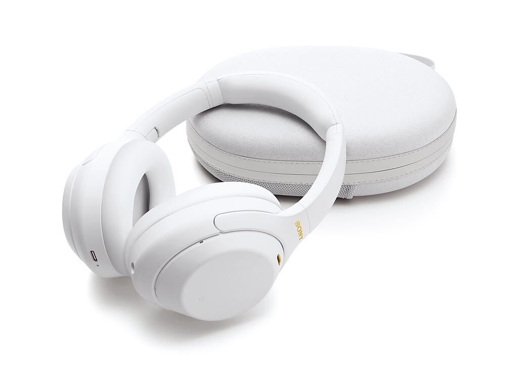 Sony全新無線主動式降噪藍牙耳機WH-1000XM4限量靜謐白版，定價1萬2400元。（Sony提供）