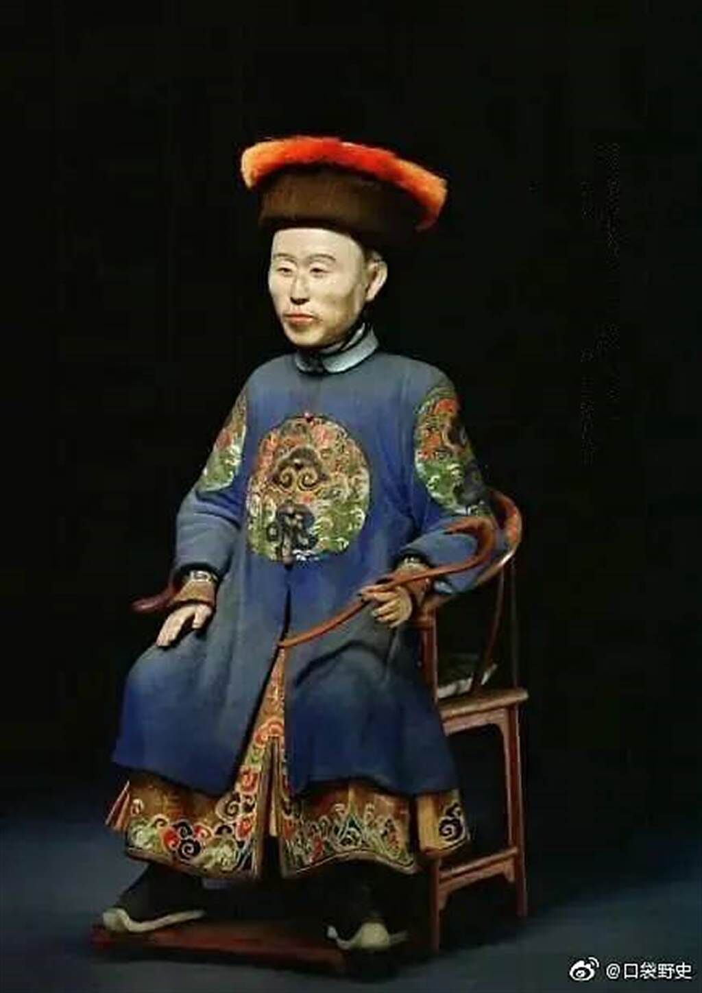 收藏在北京故宮的雍正泥塑像。(取自微博)