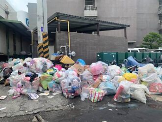 京元電大街上驚見垃圾山 前進指揮所撤離爆恐怖亂象