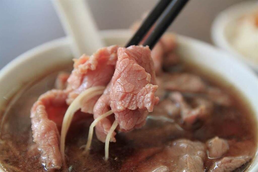 台南牛肉湯是知名美食之一，現在卻有名店敵不過疫情，宣布停業。（資料照）