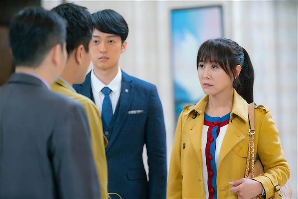 陳妍安跟于浩威演出上司跟秘書的關係。民視提供