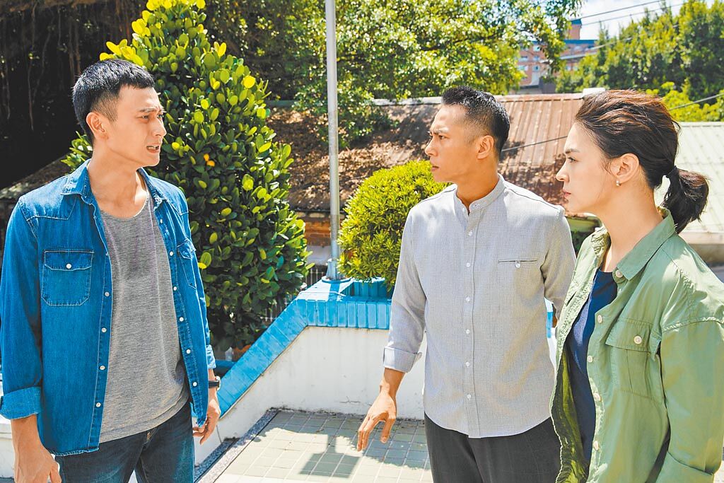 劉冠廷（左起）、莊凱勛、張榕容在《第三佈局　塵沙惑》對戲精采。（CATCHPLAY提供）