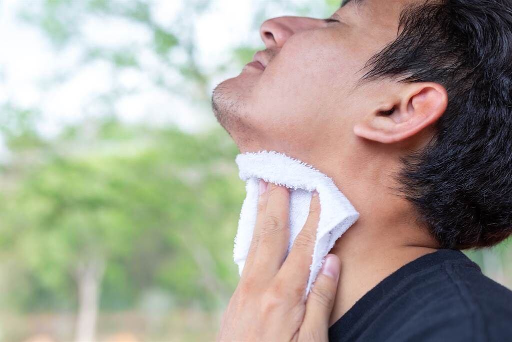 都搞錯了? 汗皰疹與流汗無關，日常這些事才是幕後真兇。(示意圖/Shutterstock)