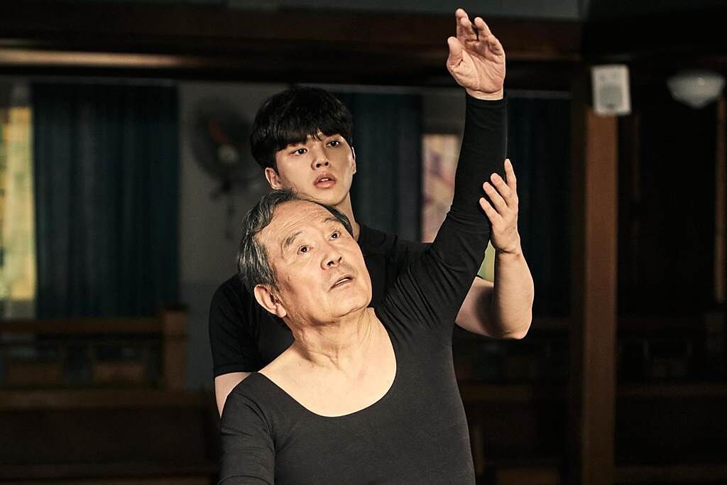 宋江（後）、朴仁煥主演《如蝶翩翩》帶大家重新找回追夢的勇氣。（圖/資料照片 Netflix提供）