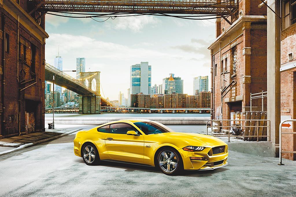 2021年式New Ford Mustang全新車色Grabber Yellow。（福特六和提供）