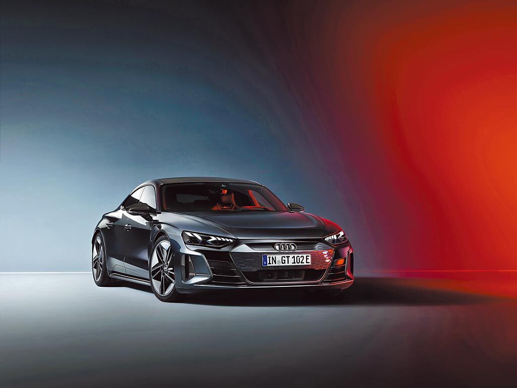 Audi純電美駒RS e-tron GT車系開放預售，預售價598萬元。（台灣奧迪提供）