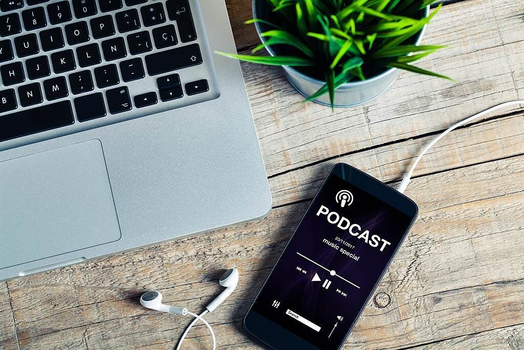 Podcast內容多元，無論是要殺時間還是得知特定領域的知識，都很實用。（達志影像／Shutterstock提供）