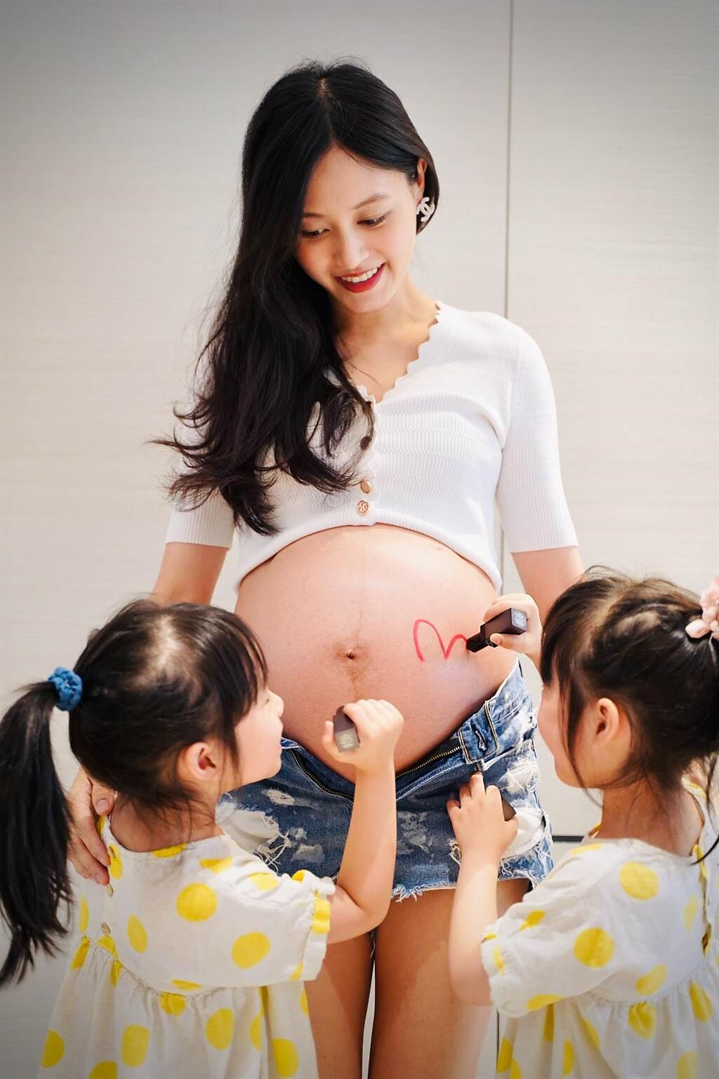 郭惠妮6年前生下一對雙胞胎女兒。（孕醫生殖中心提供）