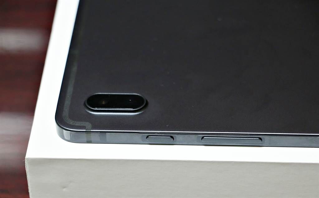 三星Galaxy Tab S7 FE 5G主鏡頭。（黃慧雯攝）