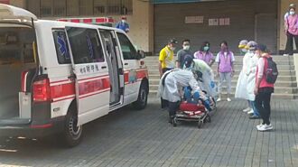 7旬男子打莫德納身體不適 急送基隆醫院救治